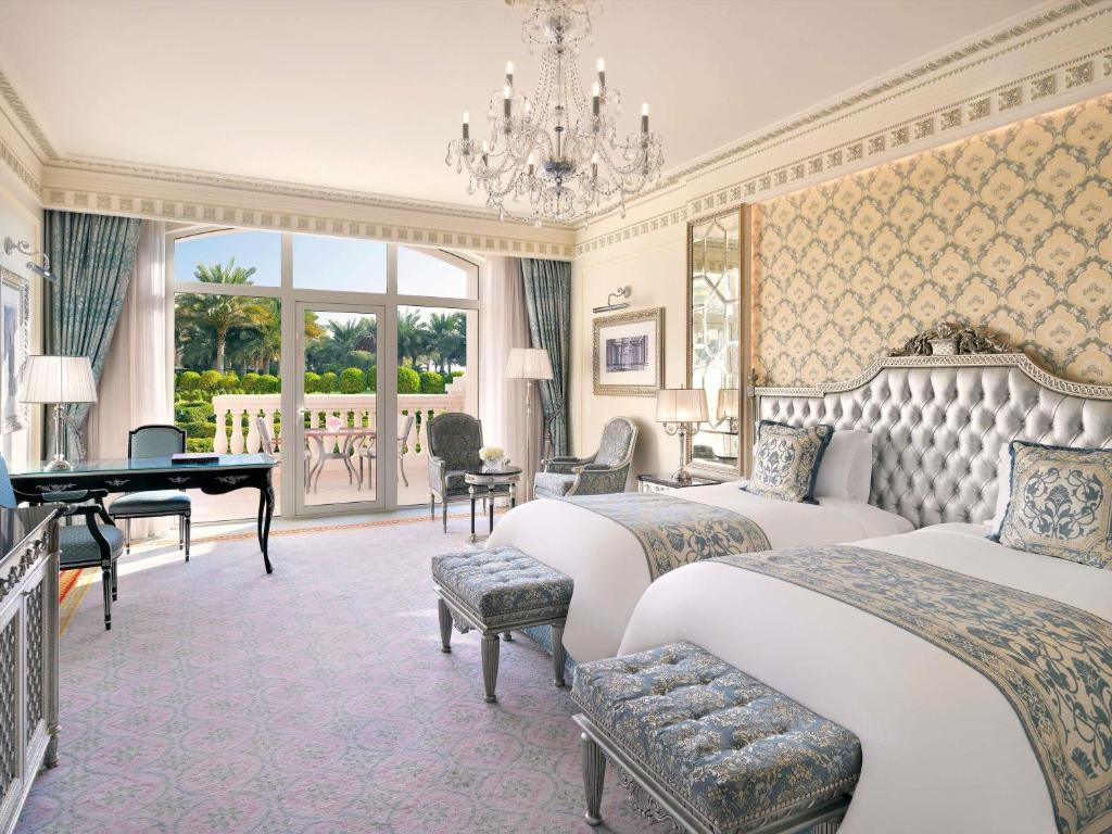 تور دبی با هتل Raffles The Palm
